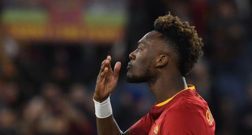 تقارير: ميلان وروما يقتربان من صفقة تبادلية تشمل أبراهام وسايليمايكرس